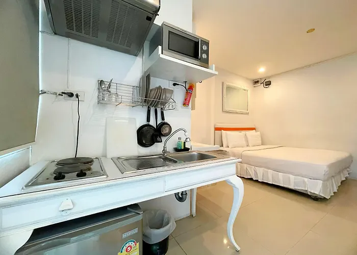 Arawana Phromphong 3*