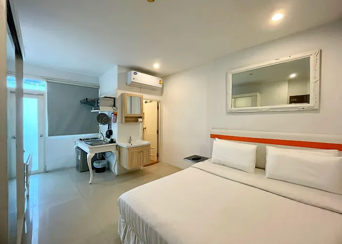 Arawana Phromphong 3*