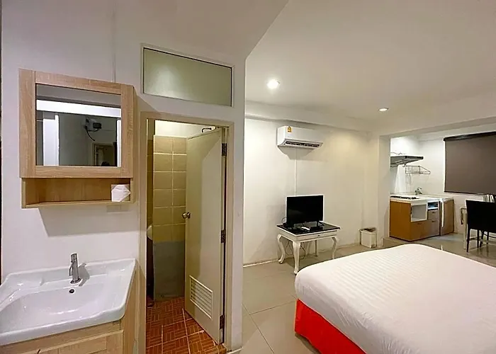 Arawana Phromphong 3*