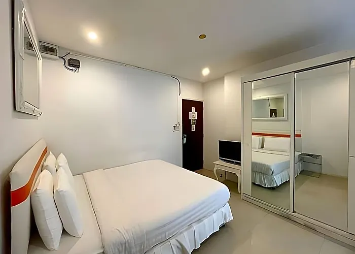 Arawana Phromphong 3*